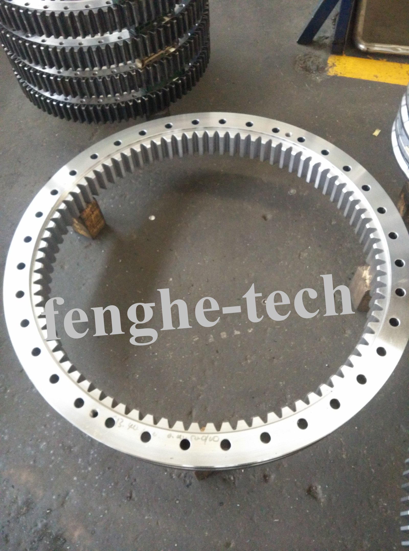 EX120-5/ZX200/PC200-3/SK210-6/HD820-3/R210LC-7/EC210/CAT320C/EC210B  Excavators Slewing Bearing